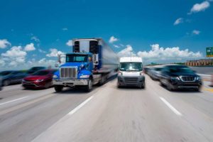 Por-que-son-tan-peligrosos-los-accidentes-de-camiones-en-la-carretera-interestatal