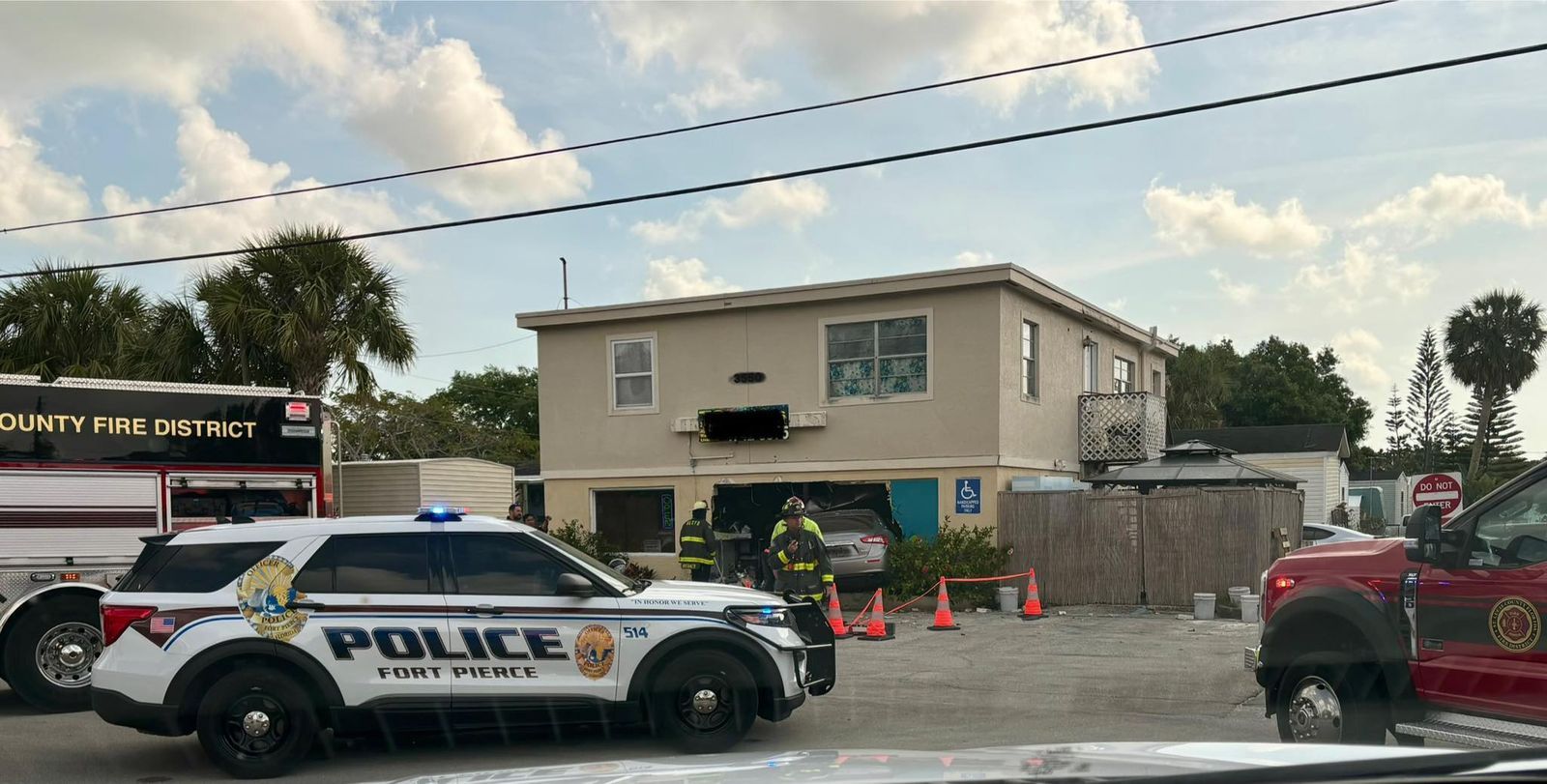 Choque contra una estructura en Fort Pierce deja tres hospitalizados