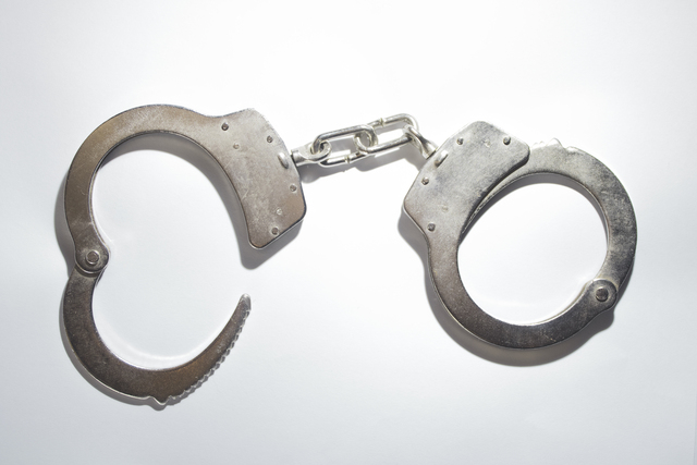 Video muestra a hombre golpeando a empleado afuera de supermercado en Miami Gardens; víctima habla