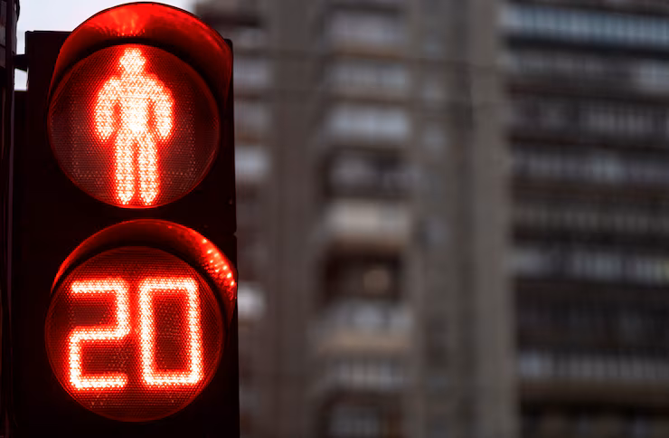 1 muerto, 2 hospitalizados después de que un conductor atropellara a un peatón y 2 vehículos frente al parque Shenandoah de Miami