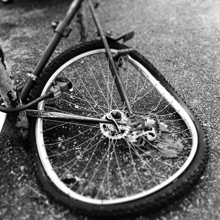 Mujer de 34 años detenida tras atropellar a un ciclista en el condado de Marion