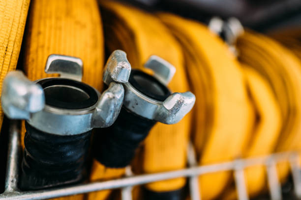 Dos personas son trasladadas al hospital tras declararse un incendio en Lantern Lane, en North Fort Myers