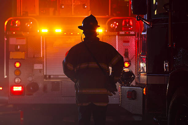 La Cruz Roja ayuda a 13 adultos y un niño tras un incendio en unas viviendas adosadas de Arlington