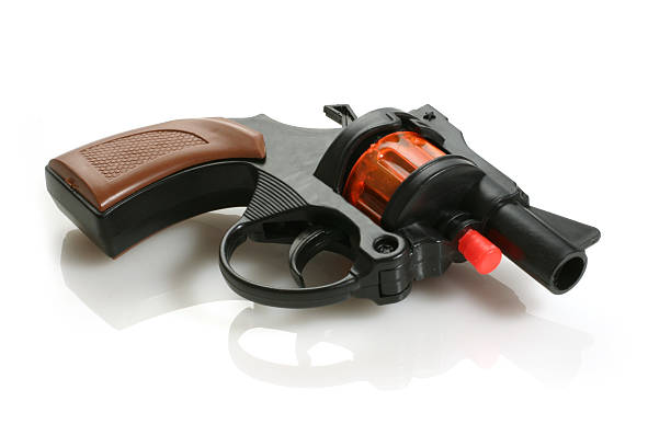 Padre arrestado después de que su hijo de 5 años se disparara accidentalmente en la cabeza en Eustis