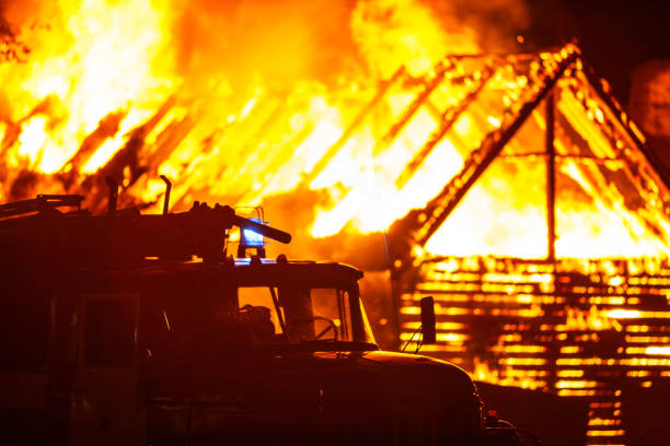 Se investiga un incendio en una casa de Fort Pierce que deja un muerto y otro sin hogar