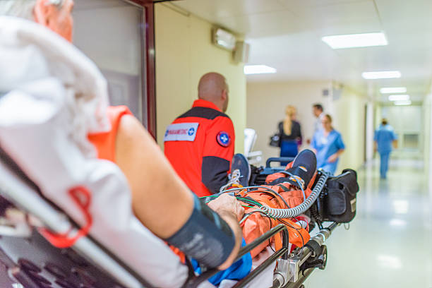 Un accidente de tráfico con un poste eléctrico cortado bloquea Bob Sikes Road en DeFuniak Springs