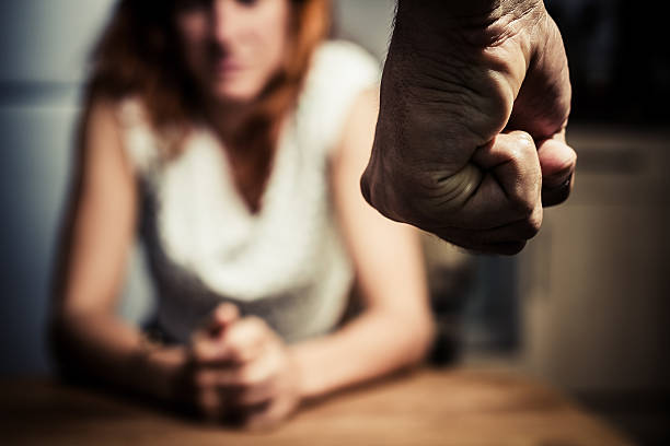 Un hombre de Ocala con antecedentes por agresión acusado de golpear a su novia embarazada