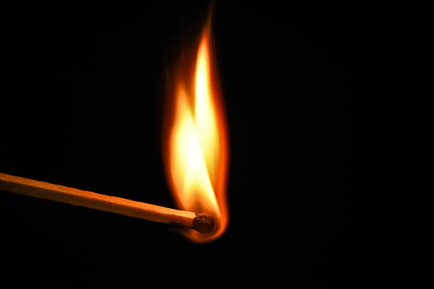 Un hombre incendió su casa porque una mujer quería romper su relación