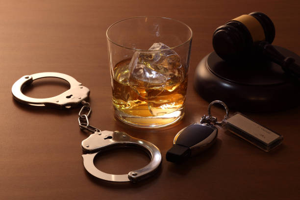 Un presunto conductor ebrio alcanza los 160 kmh en una persecución en el condado de Charlotte y choca contra un policía