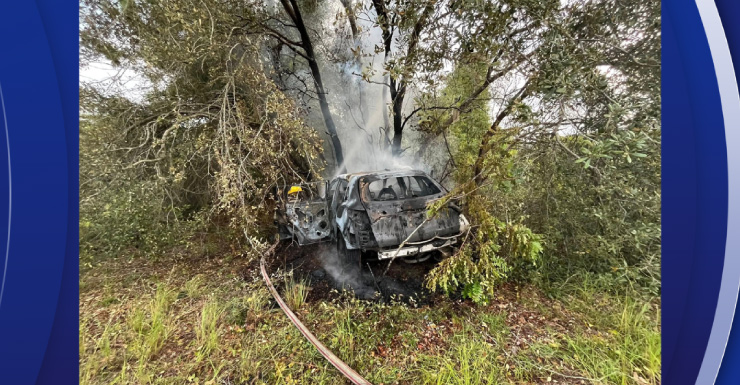 Accidente con incendio envía a 4 personas al hospital