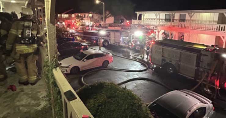 Bomberos apagan incendio en Camelot Apartments en Gainesville