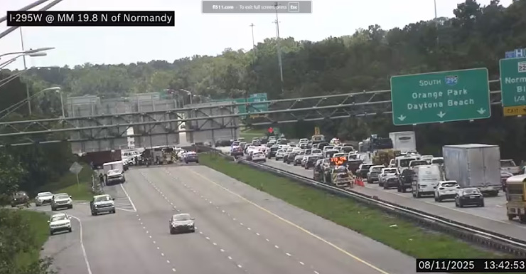 Choque en I-295 Norte con patrulla de JSO cierra carriles en Normandy Boulevard