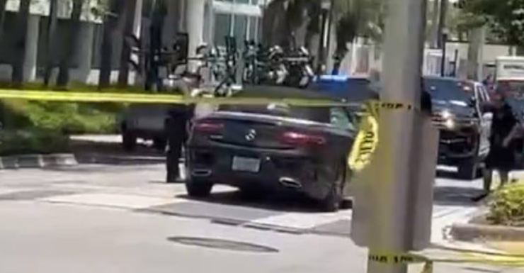 Conductor de scooter muere tras pasarse la luz roja y chocar contra un vehículo en intersección de South Beach