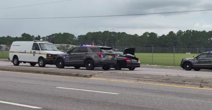 Dos vehículos se disparan en incidente de “ira en la carretera” cerca de Atlantic Blvd y St. Johns Bluff JSO