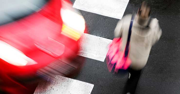 FHP Mujer de Arcadia muere al intentar cruzar Jones Loop Rd. en el condado de Charlotte; fue atropellada por un camión