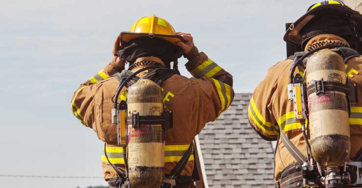 HCFR combate incendio en vivienda durante la madrugada en Brandon.