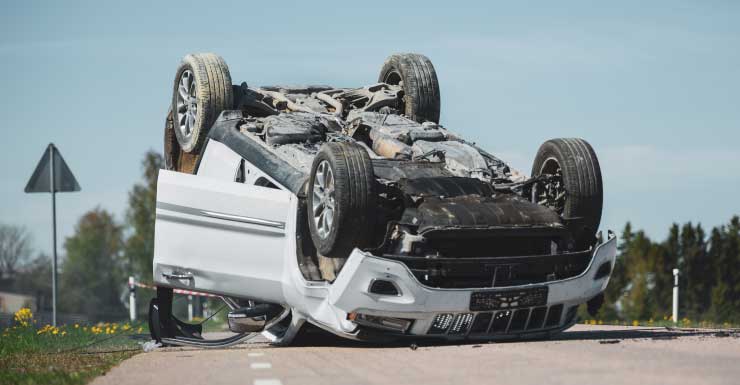 Hombres de 21 y 19 años resultan gravemente heridos en un accidente con vuelco en Okaloosa Island.