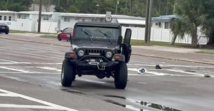 Peatón hospitalizado tras ser atropellado por un Jeep en Largo, según la policía