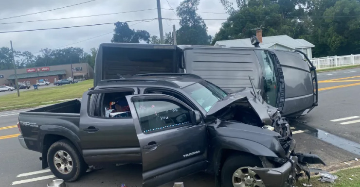 Una persona gravemente herida en choque múltiple en el condado de Liberty