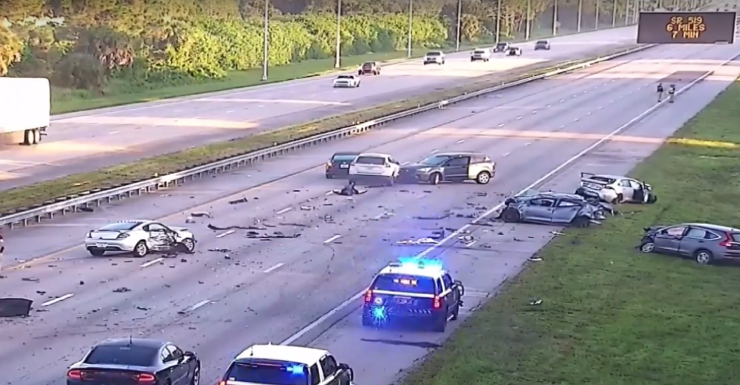 3 muertos en choque de 8 vehículos por conducción en sentido contrario en la I-95 en el condado de Brevard