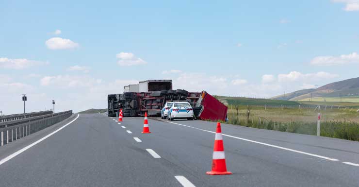 Accidente con camión bloquea carriles hacia el sur en la Turnpike cerca de Lantana Road