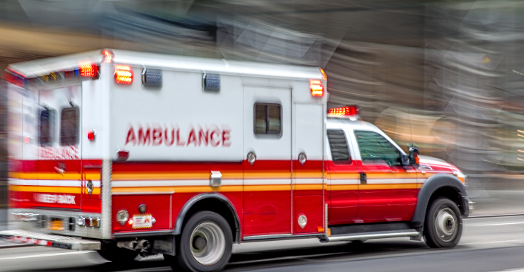 Adolescente muere tras chocar con la parte trasera de un SUV mientras conducía una moto eléctrica todoterreno