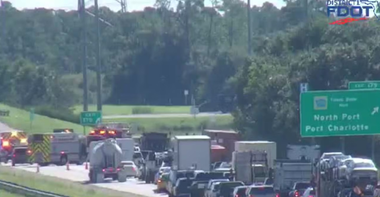 Camiones chocan tras falla de neumático, causando congestión en I-75 cerca de Toledo Blade Boulevard