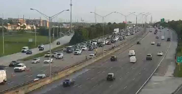 Choque en la I-95 Sur en Delray Beach bloquea carriles