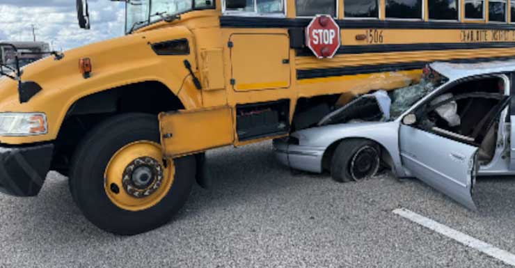 Conductores siguen siendo imprudentes cerca de autobuses escolares, advierten las autoridades