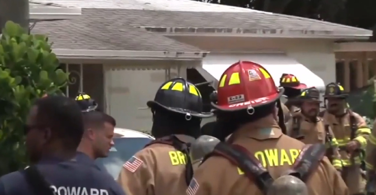 Dos mujeres rescatadas tras llenarse de humo una vivienda en Dania Beach