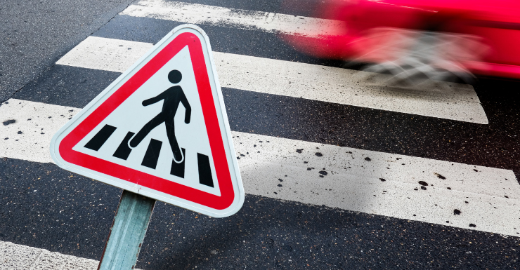 Mujer muere al cruzar la calle en St. Petersburg SPPD