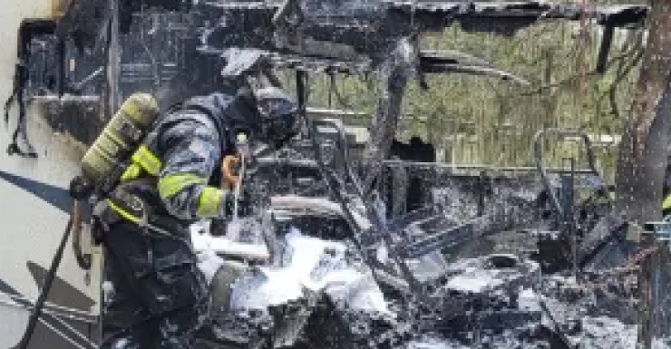 RV declarado “pérdida total” tras incendiarse en Inverness