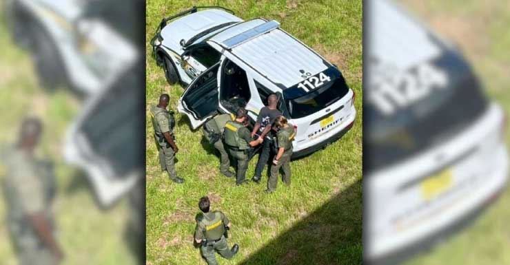 SUV robada se estrella en un canal tras evadir un control de tráfico cerca de la I-95 en el condado de St. Lucie