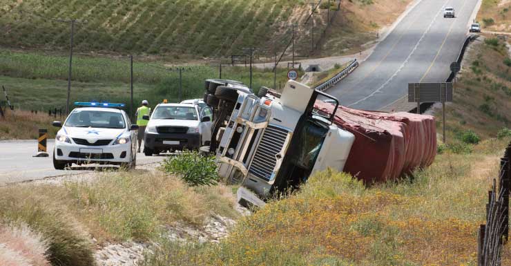 Tráfico en la I-75 hacia el sur congestionado por vuelco de remolque