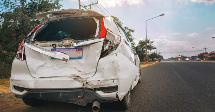 Accidente en la madrugada causa graves daños a tienda de muebles familiar en el norte de Jacksonville