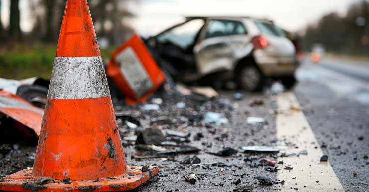 Choque frontal mortal bloquea todos los carriles de SR-16 cerca de Clay High School