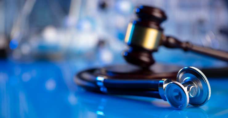 Hermanos de Orlando acusados de operar clínica dental falsa que causó infecciones y desfiguración