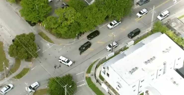 Hombre baleado y trasladado al hospital en estado crítico en Liberty City Policía