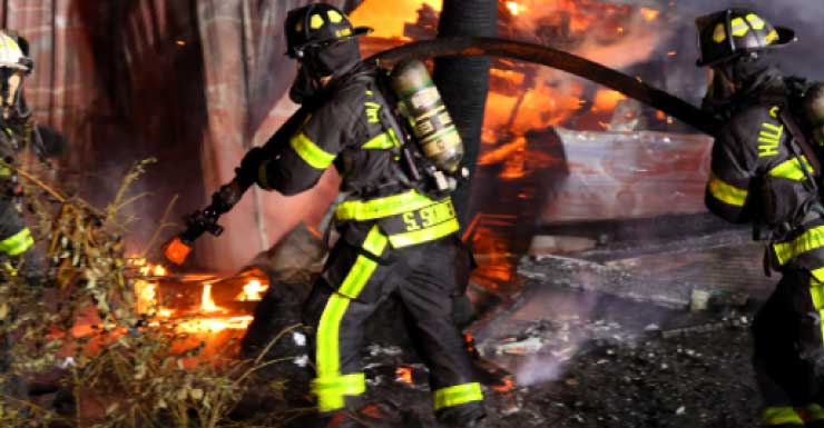 Incendio arrasa con casa prefabricada en Ruskin HCFR