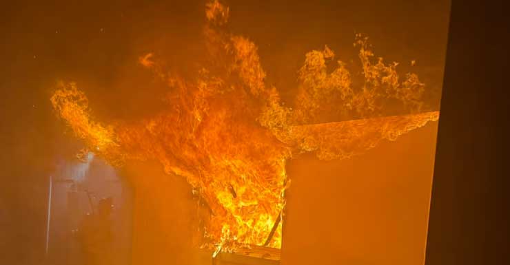 Incendio en la madrugada deja a 6 personas desplazadas en Orlando