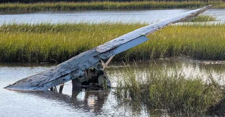 Jefe de batallón de bomberos de St. Johns County rescata a piloto de 20 años que se estrelló en un pantano cerca de la US 1