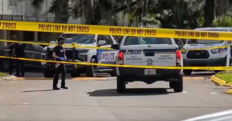La policía de Orlando acude en masa a Dockside en Ventura Condos tras un tiroteo reportado.