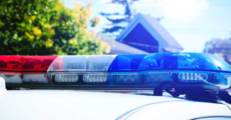 Sheriff de Jacksonville Mujer arrestada por golpear y morder a un oficial frente a escuela charter IDEA