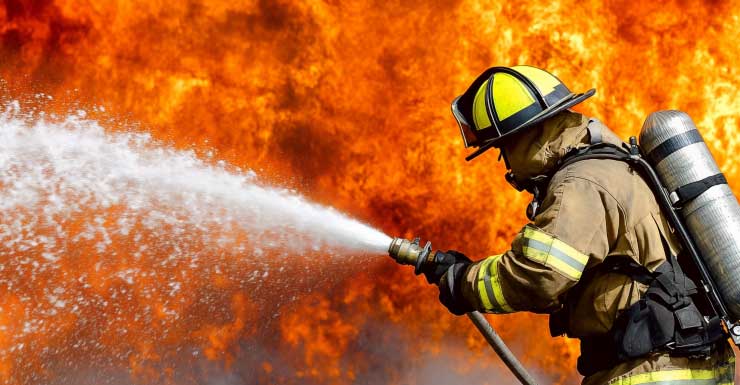 Situación con materiales peligrosos provoca evacuaciones en vecindario de Tampa