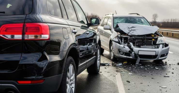 1 persona arrestada y un oficial hospitalizado tras colisión vehicular en el condado de Hillsborough
