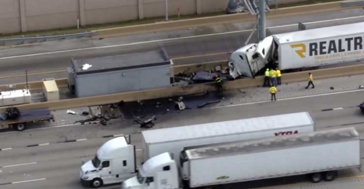 Conductor hospitalizado tras incendio de camión en la Turnpike cerca de Sunrise Boulevard