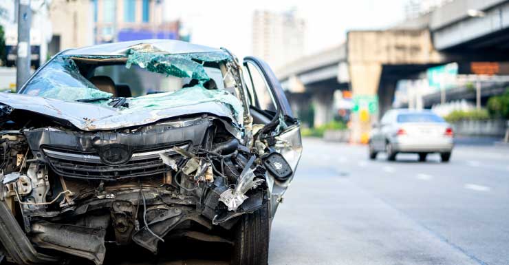Conductor muere tras posible episodio médico y chocar contra un árbol en Pine Hills, según la Patrulla de Carreteras de Florida