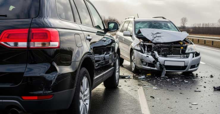 Dos hospitalizados tras accidente en la intersección de Cypress Lake Dr y Reflections Pkwy en el Condado Lee
