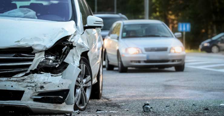 Hombre muere en accidente causado por conductor que intentaba adelantar otro vehículo