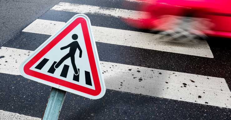 Mujer de 25 años muere atropellada mientras intentaba cruzar la U.S. 301 en el condado de Manatee, según la Patrulla de Carreteras de Florida